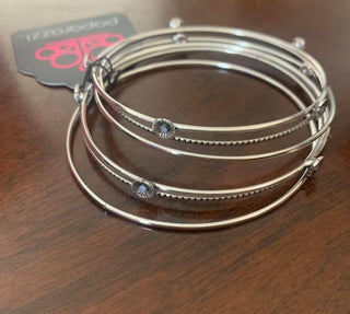 Flawlessly Floral Blue Paparazzi Bracelet