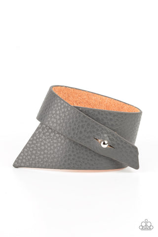 PIECE Offering Silver Paparazzi Bracelet