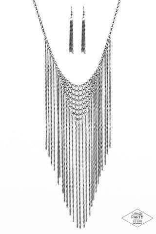 Metro Majesty Black Paparazzi Necklace