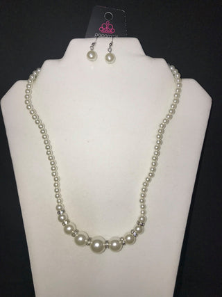SoHo Sweetheart White Paparazzi Necklace
